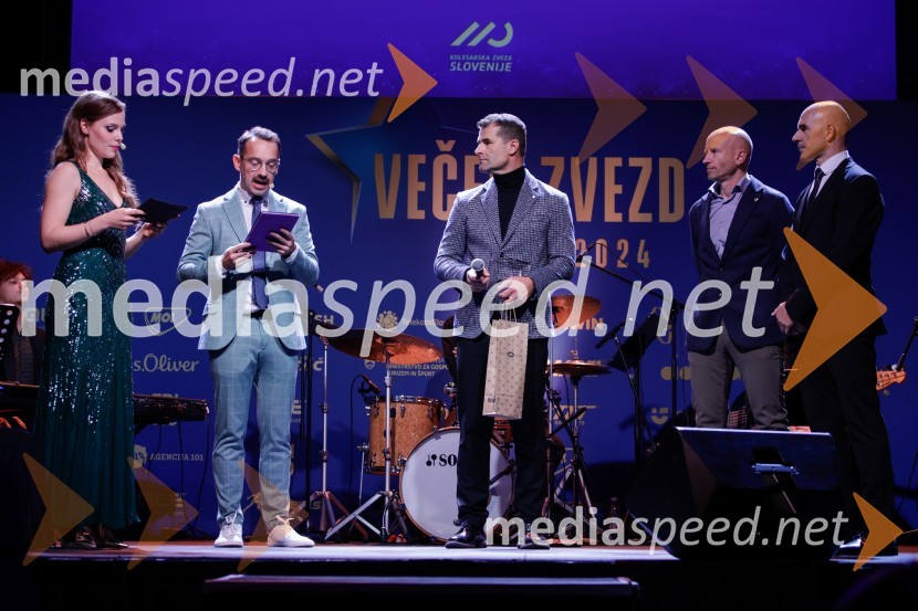  Flora Ema Lotrič, pevka;  Jože Robežnik,  televizijski voditelj;  Andrej Hauptman, nekdanji kolesar, selektor državne kolesarske reprezentance;  ... ;  Pavel Marđonović, predsednik kolesarske zveze SlovenijaVečer zvezd: Kolesar leta 2024 je Tadej Pogačar