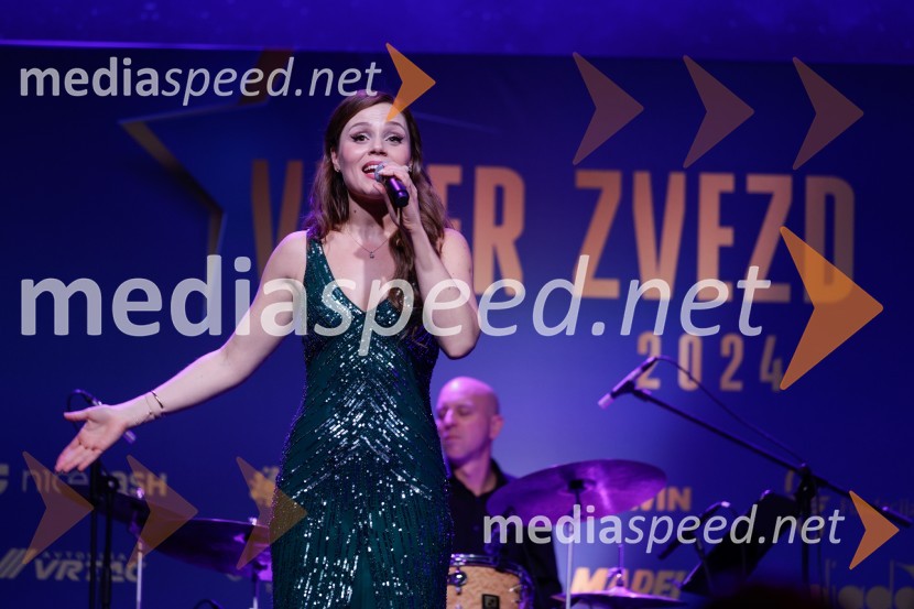  Flora Ema Lotrič, pevkaVečer zvezd: Kolesar leta 2024 je Tadej Pogačar