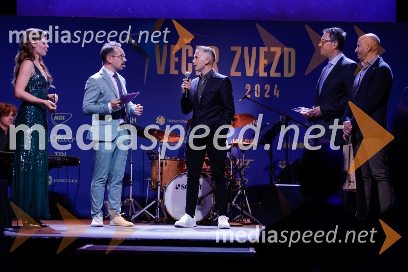  Flora Ema Lotrič, pevka;  Jože Robežnik,  televizijski voditelj;  Patrik Mikac, kolesar;  ... ;  ... Večer zvezd: Kolesar leta 2024 je Tadej Pogačar