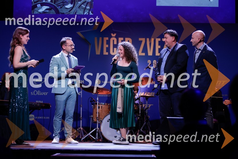  Flora Ema Lotrič, pevka;  Jože Robežnik,  televizijski voditelj;  Nika Bobnar, kolesarka;  ... ;  ... Večer zvezd: Kolesar leta 2024 je Tadej Pogačar