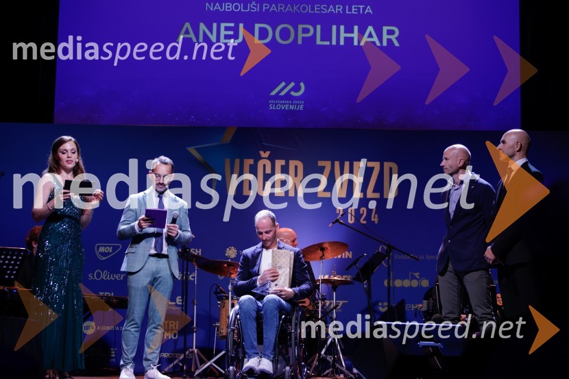  Flora Ema Lotrič, pevka;  Jože Robežnik,  televizijski voditelj;  Anej Doplihar, slovenski paraolimpijec;  ... ;  Pavel Marđonović, predsednik kolesarske zveze SlovenijaVečer zvezd: Kolesar leta 2024 je Tadej Pogačar