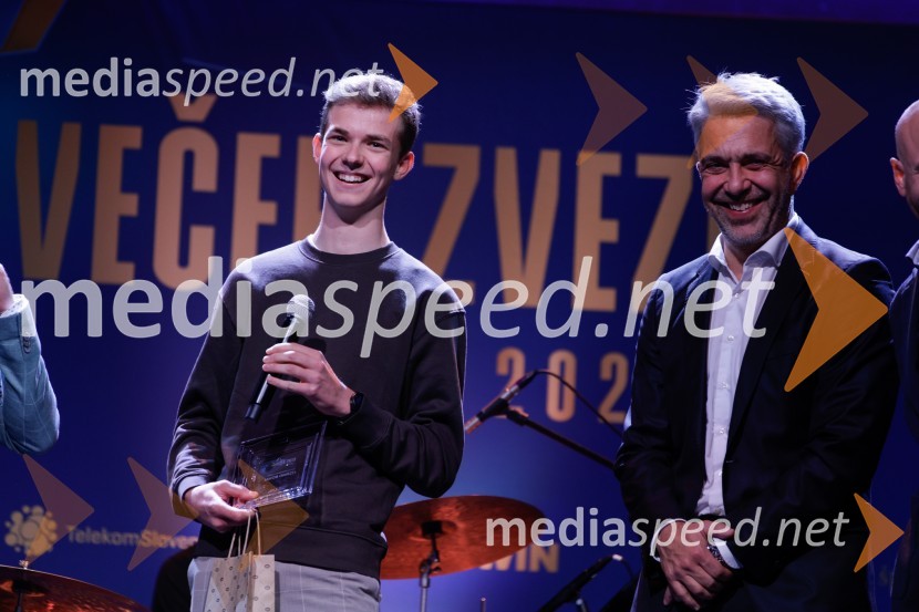  Jakob Omrzel, kolesar;  Marko Arsenovič, managing director, s.Oliver Slovenia & CroatiaVečer zvezd: Kolesar leta 2024 je Tadej Pogačar