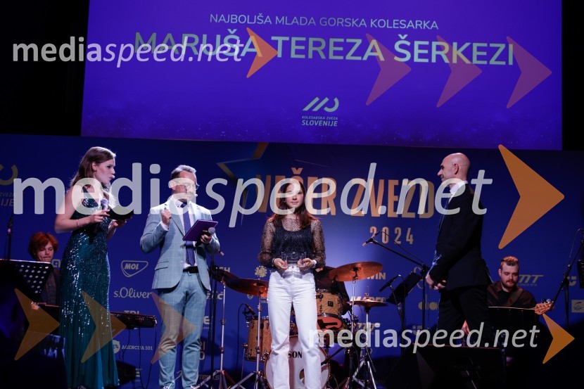  Flora Ema Lotrič, pevka;  Jože Robežnik,  televizijski voditelj;  Maruša Tereza Šerkezi, gorska kolesarka;  Pavel Marđonović, predsednik kolesarske zveze SlovenijaVečer zvezd: Kolesar leta 2024 je Tadej Pogačar