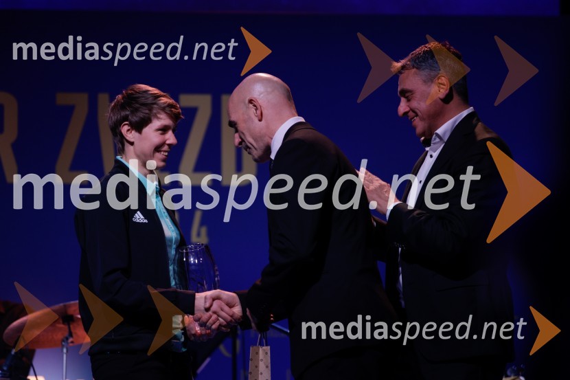  Monika Hrastnik, gorska kolesarka;  Pavel Marđonović, predsednik kolesarske zveze Slovenija;  ... Večer zvezd: Kolesar leta 2024 je Tadej Pogačar