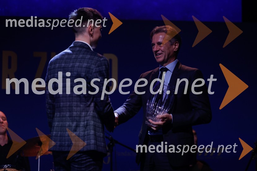  Tadej Pogačar, kolesar; dr. Robert Golob, predsednik vlade RSVečer zvezd: Kolesar leta 2024 je Tadej Pogačar