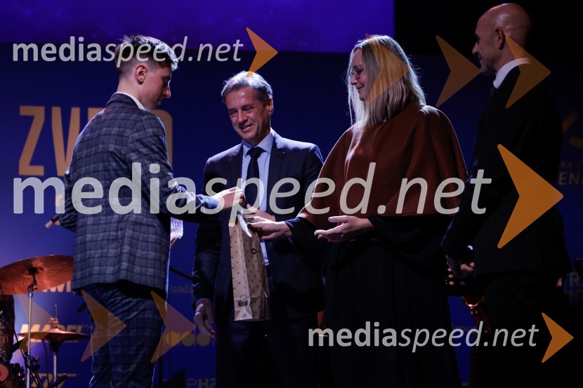  Tadej Pogačar, kolesar; dr. Robert Golob, predsednik vlade RS;  ... ;  Pavel Marđonović, predsednik kolesarske zveze SlovenijaVečer zvezd: Kolesar leta 2024 je Tadej Pogačar