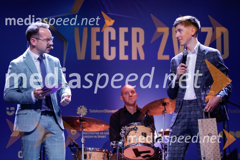  Jože Robežnik,  televizijski voditelj;  Tadej Pogačar, kolesarVečer zvezd: Kolesar leta 2024 je Tadej Pogačar