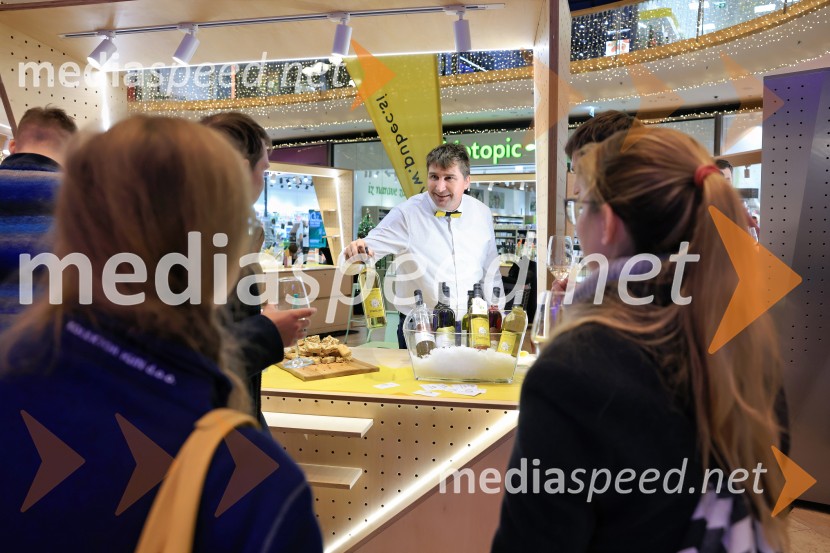  Sandi  Fleisinger, Kmetija FleisingerPubeci 2024 v centru Aleja Ljubljana