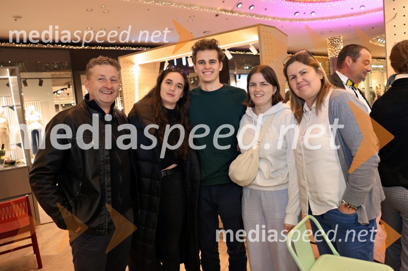  Danilo Steyer,   vinar, Steyer Vina; vinski vitez, predsednik Vinske reprezentance Slovenije;  Maruša  V. Suhadolnik, Steyer Vina;  Mark Steyer, Steyer Vina;  Vaneja Steyer, Steyer Vina;  Magda Steyer, Steyer VinaPubeci 2024 v centru Aleja Ljubljana