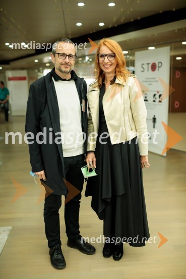  Samo Login, podjetnik;  Iza Sia Login, podjetnica100 najbogatejših Slovencev 2024: Managerjeva 18. lestvica v znamenju nove rasti premoženja