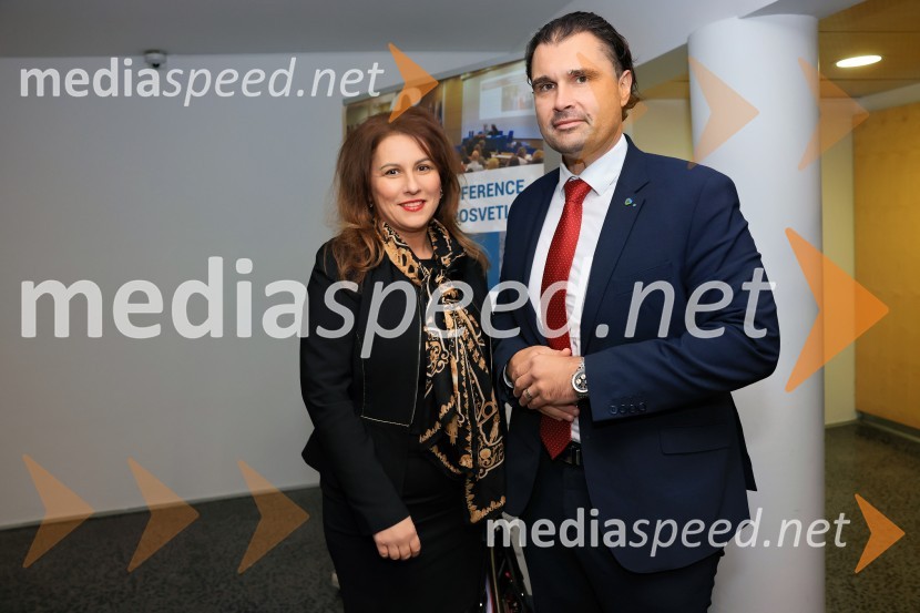  Tatjana  Vogrinec Burgar, predsednica uprave, Elektro Maribor;  ... Strateška energetska konferenca Univerze v Mariboru