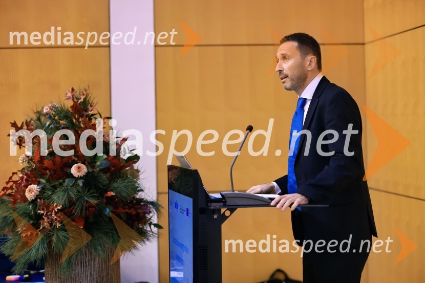 prof. dr.  Aleš Ferčič, prodekan za kakovost, kadre in razvoj Pravne fakultete Univerze v MariboruStrateška energetska konferenca Univerze v Mariboru