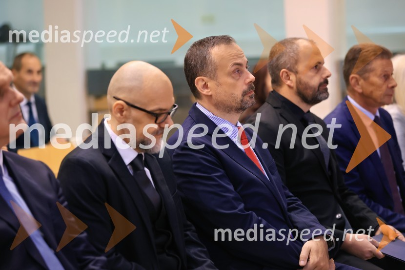 prof. dr. Dean Korošak,  prorektor za znanstvenoraziskovalno dejavnost Univerze v Mariboru; prof. dr.  Tomaž  Keresteš, dekan za izobraževalno dejavnost PF Maribor; prof. dr. Miralem  Hadžiselimović, Prorektor za infrastrukturo Univerze v MariboruStrateška energetska konferenca Univerze v Mariboru