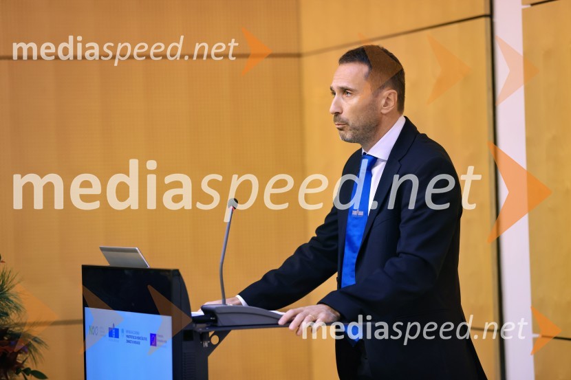 prof. dr.  Aleš Ferčič, prodekan za kakovost, kadre in razvoj Pravne fakultete Univerze v MariboruStrateška energetska konferenca Univerze v Mariboru