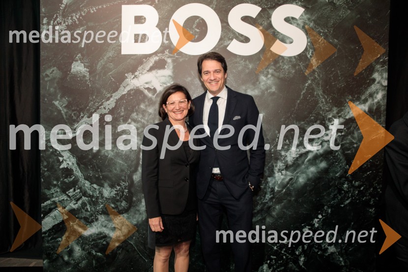  Jožica Brcar, generalna direktorica Magistrat International;  ... Otvoritev prenovljene Boss trgovine v Emporiumu