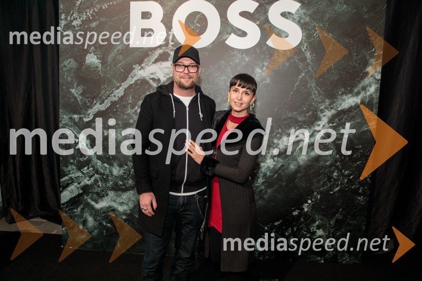  Tomi Meglič, glasbenik, pevec skupine Siddharta;  Cassie Kagen, frizerkaOtvoritev prenovljene Boss trgovine v Emporiumu