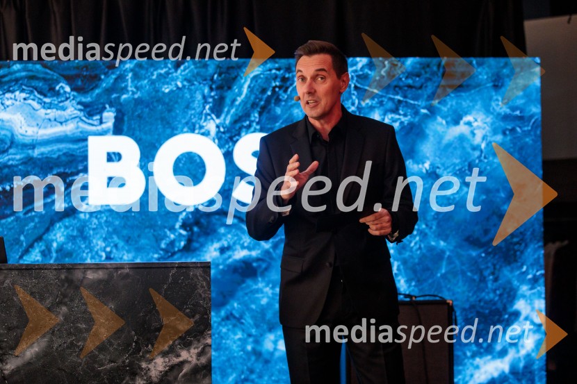  Evgen Ban, voditeljOtvoritev prenovljene Boss trgovine v Emporiumu