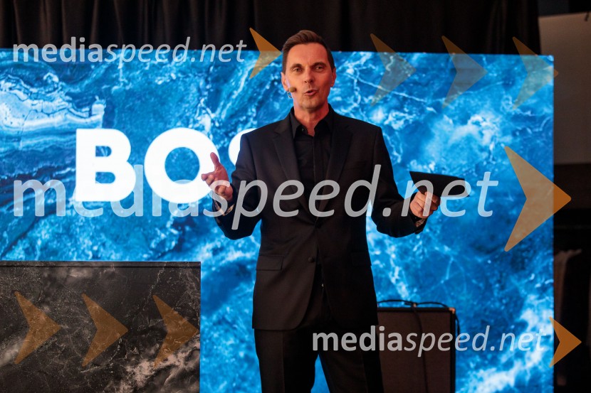  Evgen Ban, voditeljOtvoritev prenovljene Boss trgovine v Emporiumu