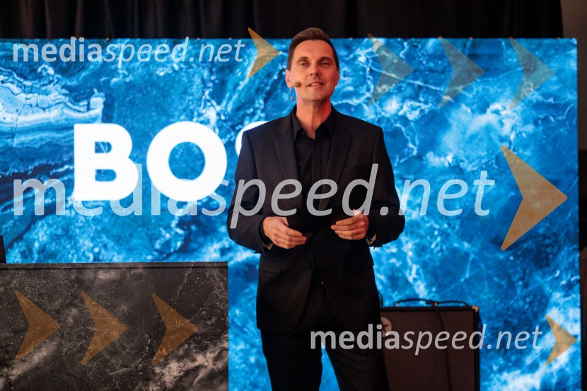  Evgen Ban, voditeljOtvoritev prenovljene Boss trgovine v Emporiumu