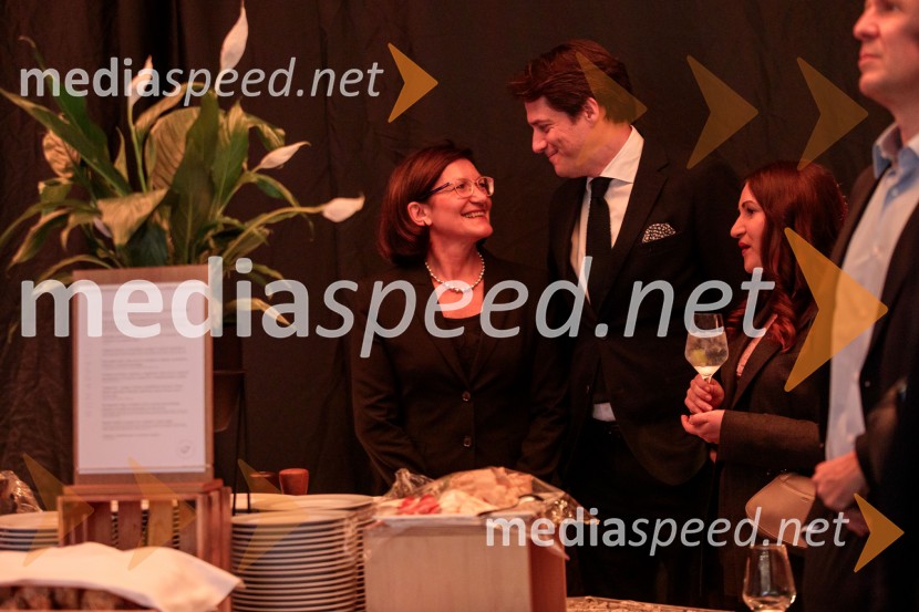  Jožica Brcar, generalna direktorica Magistrat International;  ... Otvoritev prenovljene Boss trgovine v Emporiumu