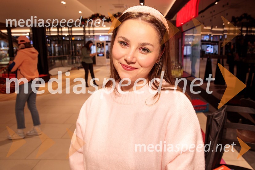  Lucija Krajnik, maskerkaŽlehtnoba, premiera v Cineplexx Ljubljana