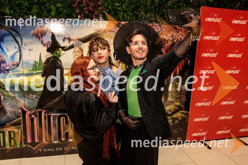  Urška Grčar;  ... ;  ... Žlehtnoba, premiera v Cineplexx Ljubljana