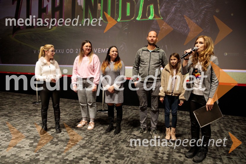  ... ;  ... ;  ... ;  ... ;  ... ;  Urška  Majdič, igralka, scenaristka in avtorica glasbeŽlehtnoba, premiera v Cineplexx Ljubljana