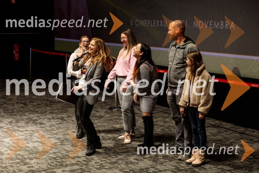  Urška  Majdič, igralka, scenaristka in avtorica glasbe;  ... ;  ... ;  ... ;  ... Žlehtnoba, premiera v Cineplexx Ljubljana