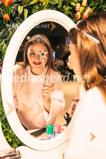  Lucija Krajnik, maskerkaŽlehtnoba, premiera v Cineplexx Ljubljana