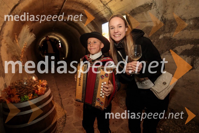 Vinska pot v rovih pod starim Kranjem 2024, petek