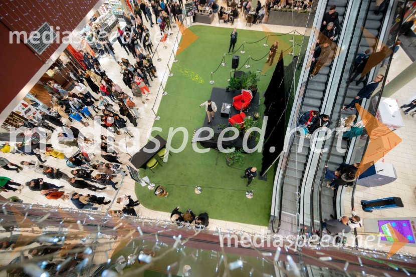 Vedeževalec Blaž v Citycentru Celje