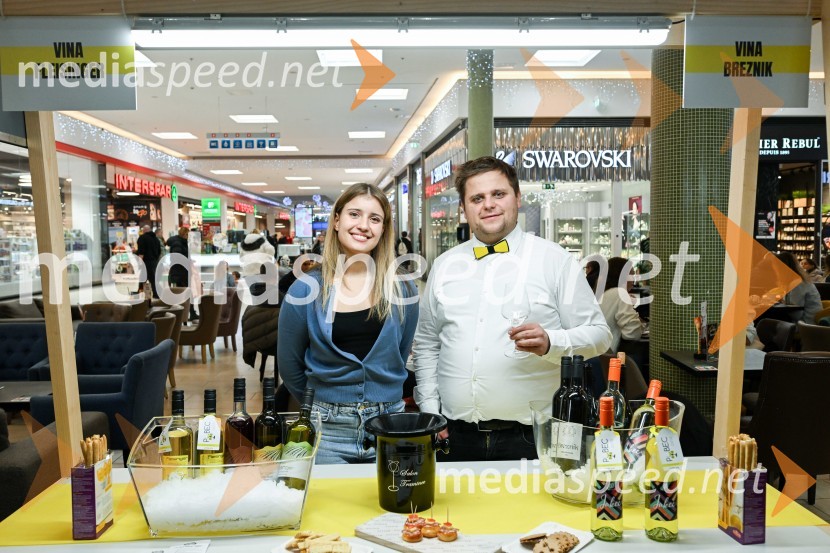  Lia Belšak, pevka;  Marko Breznik, Vina BreznikPubec v Citycentru Celje