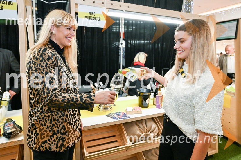  Darja Lesjak, center manager, Citycenter Celje;  Maruša Mukenauer, Vino MukenauerPubec v Citycentru Celje