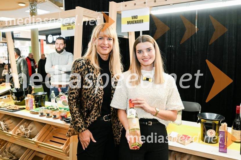  Darja Lesjak, center manager, Citycenter Celje;  Maruša Mukenauer, Vina Mukenauer, Mariborska vinska kraljica 2023 - 2025Pubec v Citycentru Celje