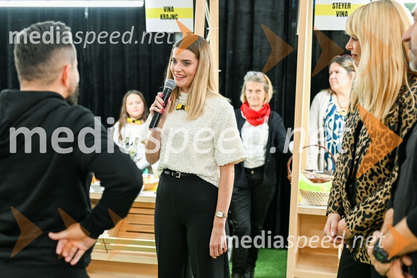  Maruša Mukenauer, Vino MukenauerPubec v Citycentru Celje