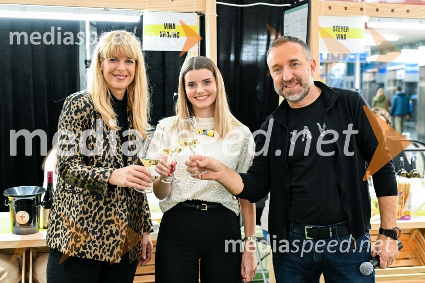  Darja Lesjak, center manager, Citycenter Celje;  Maruša Mukenauer, Vina Mukenauer, Mariborska vinska kraljica 2023 - 2025;  Borut  Cvetko, kreativni direktor, Mediaspeed d.o.o.Pubec v Citycentru Celje
