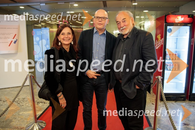 Darja Hlavka Godina, glasbena oblikovalka;  Simon Popek, programski direktor, festival LIFFe;  Karpo Godina, režiser35. LIFFe, zaključek festivala