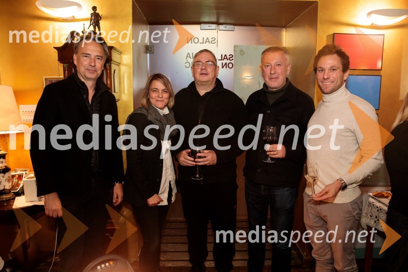  Tomislav Čizmić, predsednik poslovodstva družbe, Telemach Slovenija d.o.o.;  Manca Majeršič Sevšek, dramaturginja;  Robert Waltl, direktor, Mini teater;  Ivica Buljan, režiser;  ... Zgodbe iz Odese / Zgodba o mojem golobnjaku, premiera v Mini teatru