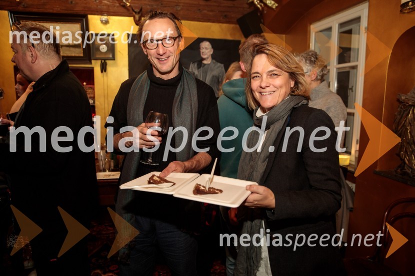  Marko  Mandić, igralec;  Manca Majeršič Sevšek, dramaturginjaZgodbe iz Odese / Zgodba o mojem golobnjaku, premiera v Mini teatru