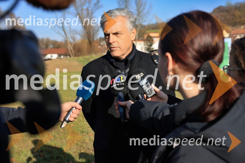  Črtomir Remec, direktor Stanovanjskega skladaTemeljni kamen za prihodnost, Lendava dobiva nova stanovanja