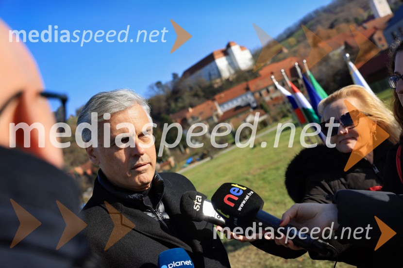  Črtomir Remec, direktor Stanovanjskega sklada;  ... Temeljni kamen za prihodnost, Lendava dobiva nova stanovanja