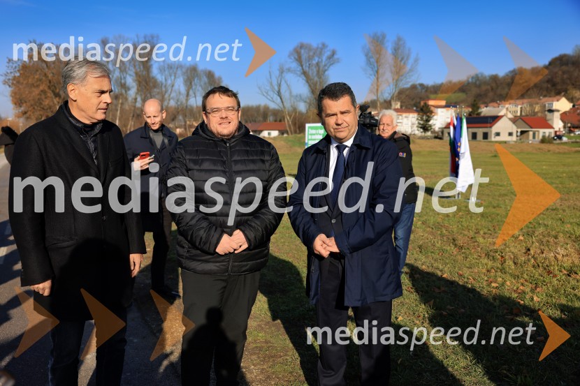  Črtomir Remec, direktor Stanovanjskega sklada;  Simon Maljevac, Minister za solidarno prihodnost;  Janez Magyar, župan, Občina LendavaTemeljni kamen za prihodnost, Lendava dobiva nova stanovanja