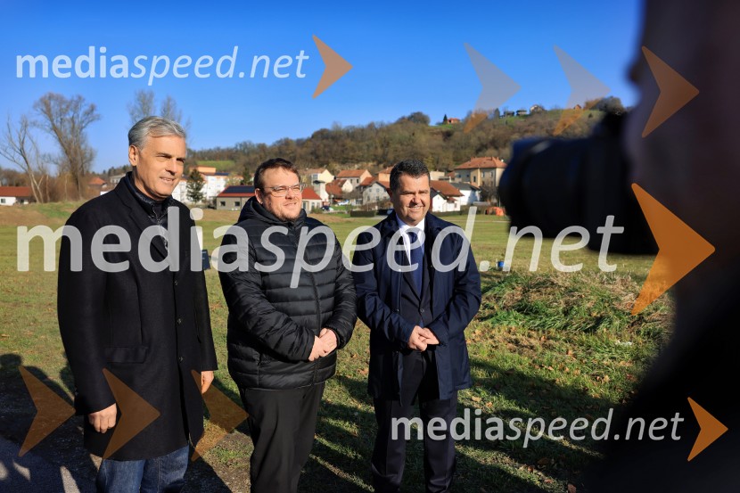  Črtomir Remec, direktor Stanovanjskega sklada;  Simon Maljevac, Minister za solidarno prihodnost;  Janez Magyar, župan, Občina LendavaTemeljni kamen za prihodnost, Lendava dobiva nova stanovanja