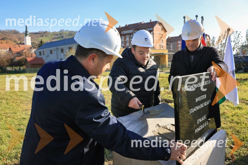  Janez Magyar, župan, Občina Lendava;  Simon Maljevac, Minister za solidarno prihodnost;  Milan Gačanovič - Gacho, modni oblikovalec in art direktorTemeljni kamen za prihodnost, Lendava dobiva nova stanovanja