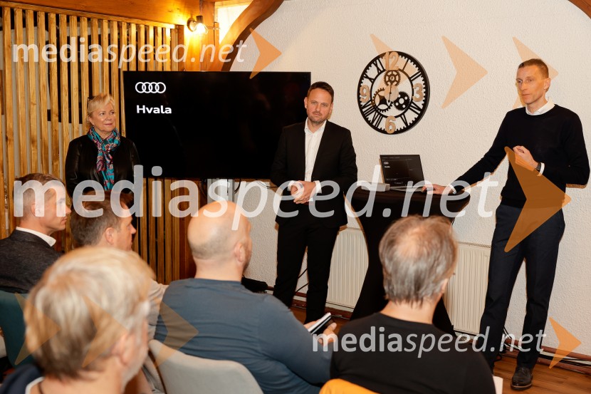  Sabrina Pečelin, vodja odnosov z javnostmi pri Porsche Slovenija d.o.o.;  Franci Bolta, direktor znamke Audi pri podjetju Porsche Slovenija d.o.o.;  ... Novi Audi A5, slovenska predstavitev