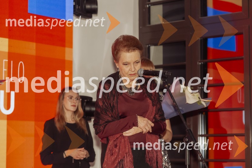  Elza Budau, slovenska tekstopiska, pesnica in pisateljicaElle Style Awards 2024