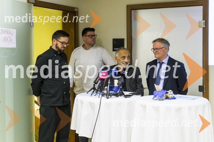  Nejc Simšič, novinar;  Ivica Katić, hrvaški chef;  Dušan Erjavec, ravnatelj, Srednja šola za gostinstvo in turizem Maribor;  Dragan Todorović, gostujoči profesor strežbe iz Turističko-ugostiteljske šole SplitNovinarska konferenca z dalmatinsko kulinariko, Srednja šola za gostinstvo in turizem Maribor