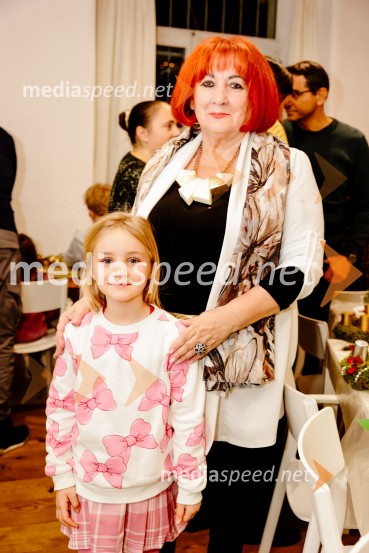  ... ;  Vlasta Nussdorfer, nekdanja varuhinja človekovih pravic, nekdanja svetovalka predsednika RSPletenje venčkov na Waldorfski šoli Ljubljana