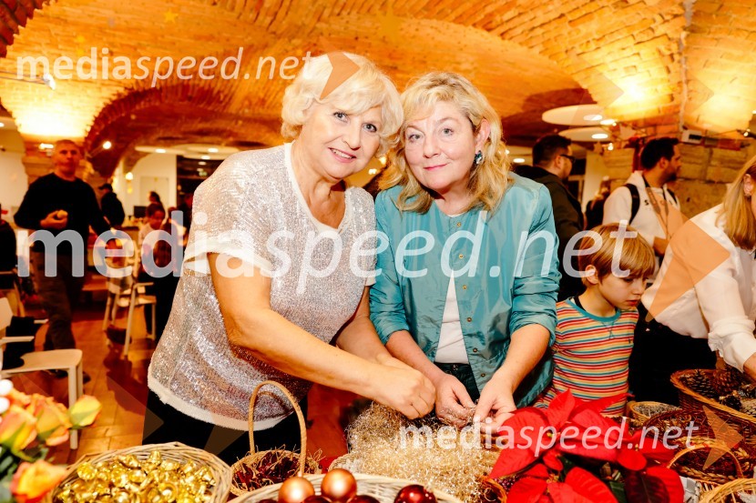 dr. Nelida Nemec, umetnostna kritičarka ;  Evita Leskovšek, zdravnicaPletenje venčkov na Waldorfski šoli Ljubljana