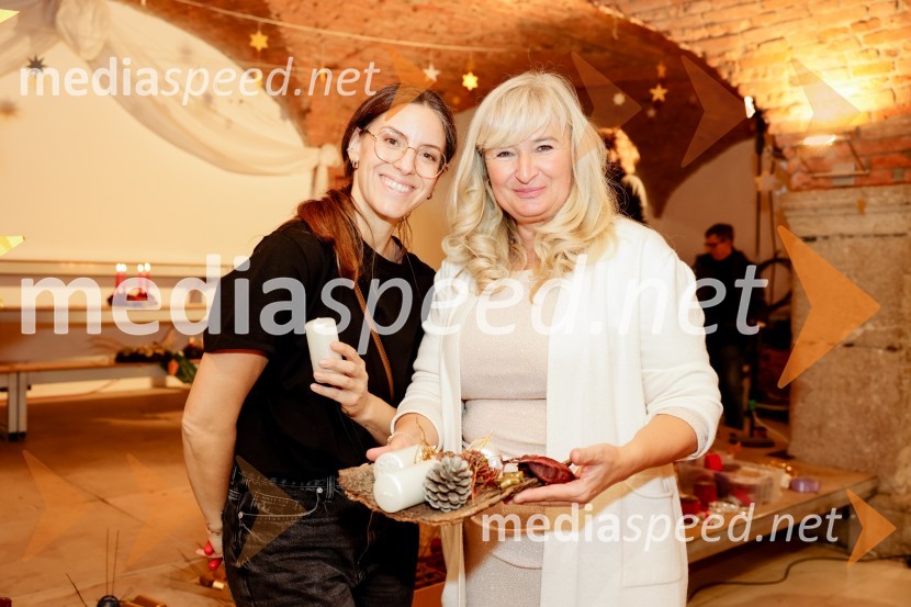  ... ;  Tanja Babnik, ravnateljica, Waldorfska šola LjubljanaPletenje venčkov na Waldorfski šoli Ljubljana